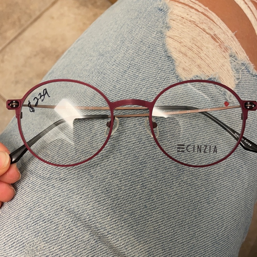 Round women’s eyeglasses style CIN-5100
